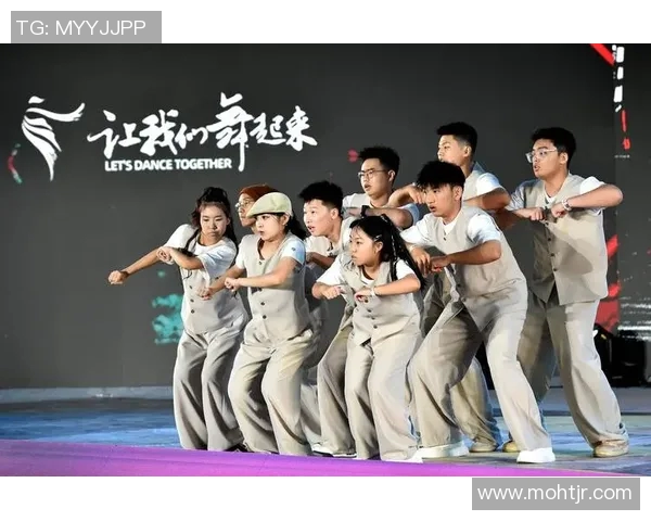 重庆街舞队个人能力引发热议舞者实力与团队协作的争论 重庆街舞队个人能力引发热议舞者实力与团队协作的争论