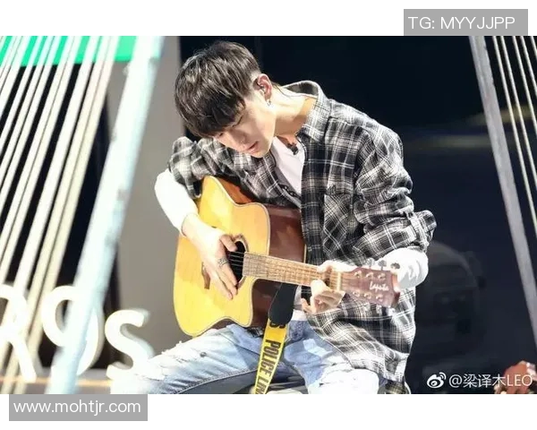 泳池明星崭露头角：从泳池到荧幕的跨界之路与背后的精彩故事