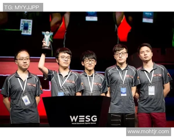 WE战队在CSGO比赛中的整体压制表现与战术得失分析