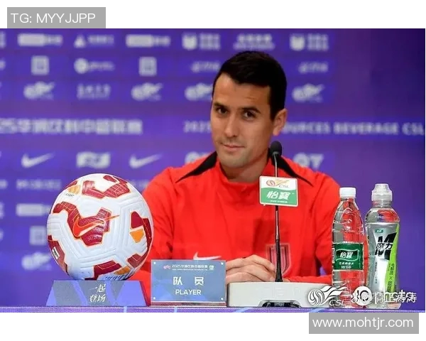 中国现役第一后卫足球明星的成长历程与未来展望 中国现役第一后卫足球明星的成长历程与未来展望